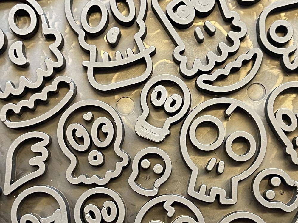 Schleckmatte im Totenkopf Halloween Design groß